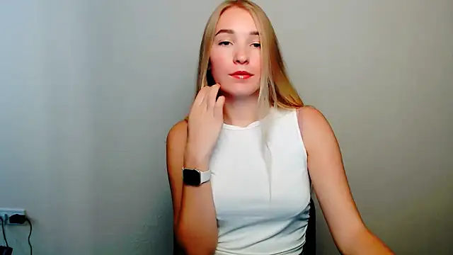 Snapshot of Queen_ofLove chatting on 10-10-25, 01:21 Queen ofLove online show from 10-10-25, 01:21