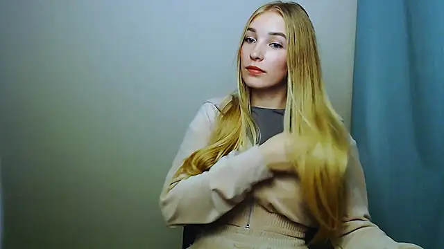 Snapshot of Queen_ofLove chatting on 11-28-25, 11:29 Queen ofLove online show from 11-28-25, 11:29