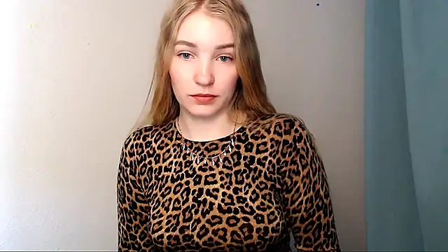 Snapshot of Queen_ofLove chatting on 03-21-26, 10:53 Queen ofLove online show from 03-21-26, 10:53