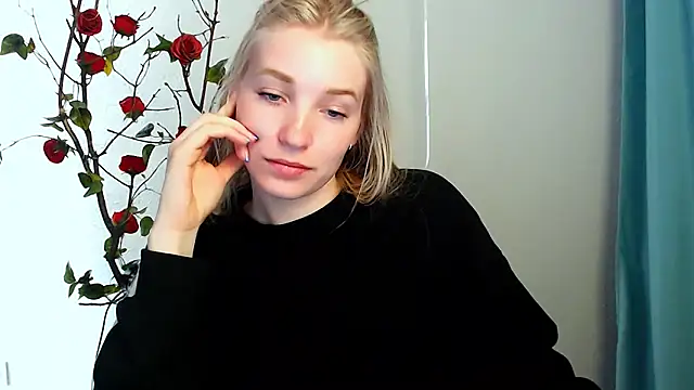 Snapshot of Queen_ofLove chatting on 04-28-26, 01:16 Queen ofLove online show from 04-28-26, 01:16
