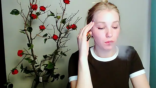 Snapshot of Queen_ofLove chatting on 04-29-26, 05:30 Queen ofLove online show from 04-29-26, 05:30