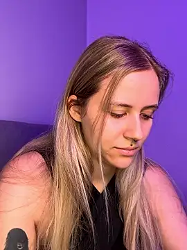 lunawolf21 online show from 01-10-26, 11:23