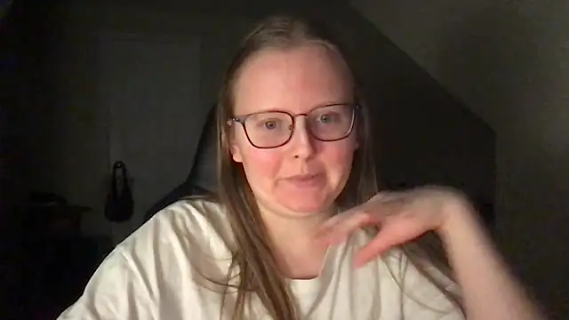 Snapshot of lexie_lilacs chatting on 02-16-25, 04:42 lexie lilacs online show from 02-16-25, 04:42