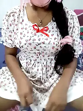Snapshot of Thinaya chatting on 01-13-25, 05:44 Thinaya online show from 01-13-25, 05:44