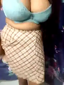 Snapshot of Thinaya chatting on 02-17-25, 07:37 Thinaya online show from 02-17-25, 07:37