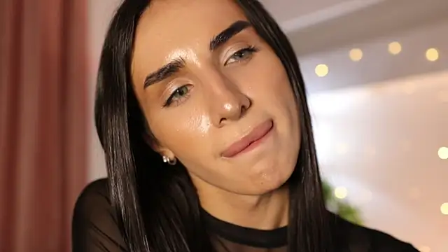 Kim Oberlin  online show from 02-12-25, 01:48