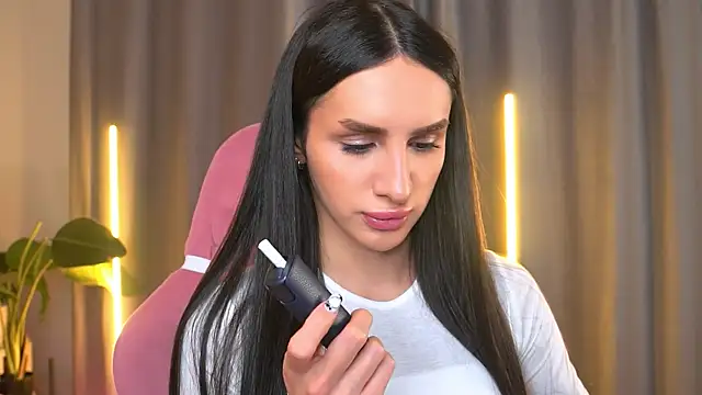 Kim Oberlin  online show from 11-14-25, 04:06