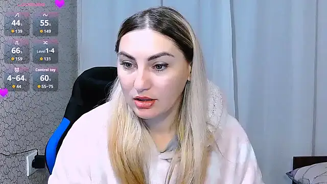 JaneLaJewel online show from 10-31-25, 09:16