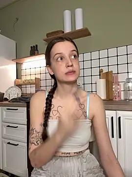 Snapshot of Sweet_Evva chatting on 12-04-25, 06:38 Sweet Evva online show from 12-04-25, 06:38