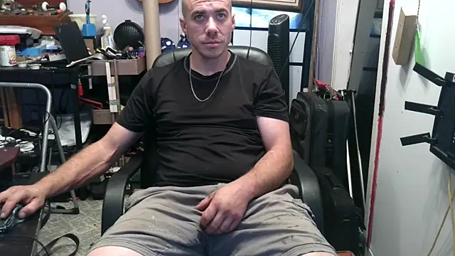 ScubaStevex online show from 11-06-25, 01:12