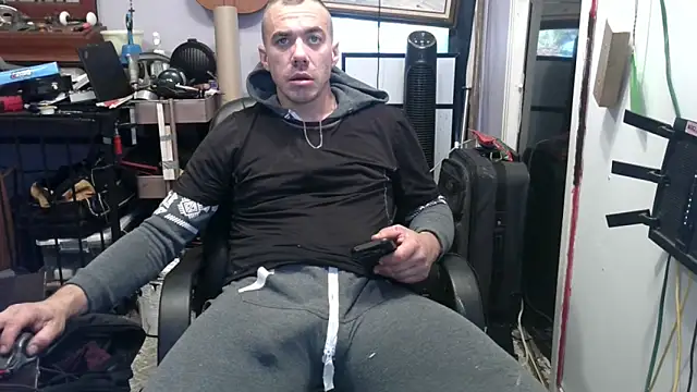 ScubaStevex online show from 11-07-25, 04:29