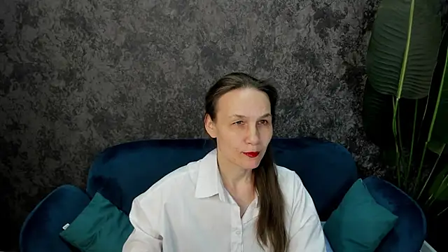 Lillian White online show from 03-04-25, 01:59
