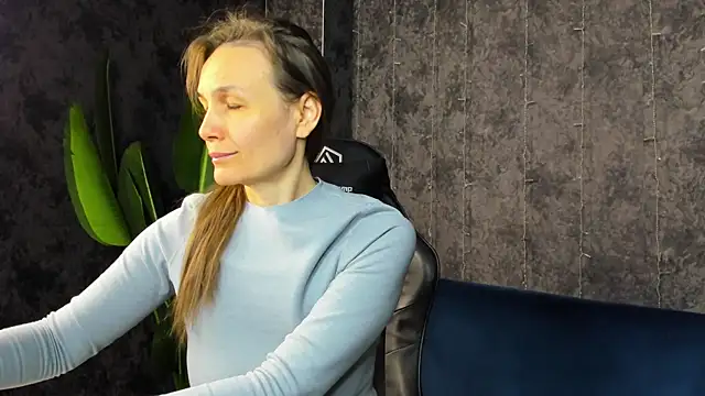 Lillian White online show from 04-17-26, 12:57