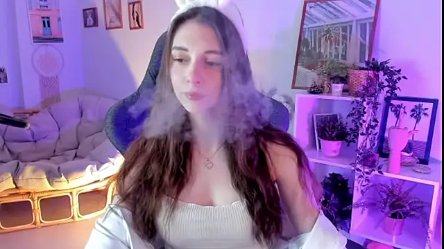 AveAngela online show from 12-22-24, 06:17