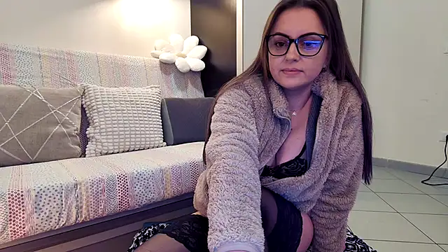 Snapshot of Eelleen chatting on 02-12-26, 11:27 Eelleen online show from 02-12-26, 11:27