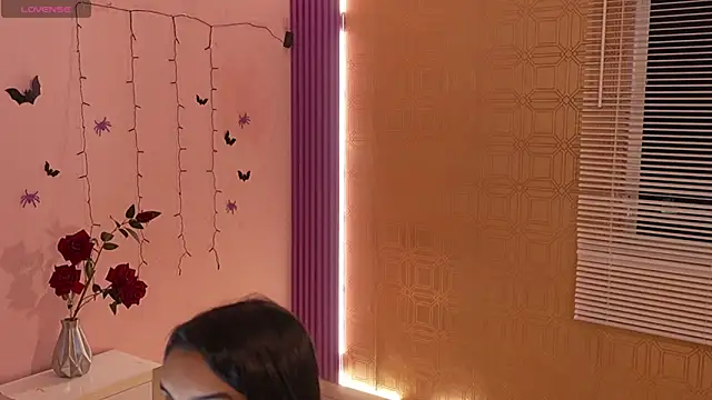 Bella19  online show from 10-21-25, 09:15