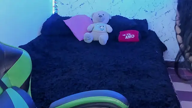 elissa iris online show from 04-19-26, 01:49