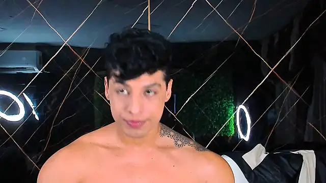 Owen Muzcle online show from 01-08-26, 02:36