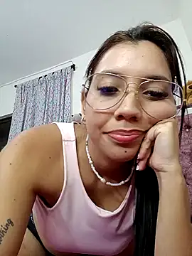 Snapshot of jaky_reyes chatting on 02-13-25, 04:22 jaky reyes online show from 02-13-25, 04:22