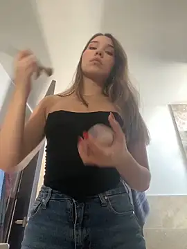 Snapshot of SophieRaily_ chatting on 01-17-25, 08:44 SophieRaily online show from 01-17-25, 08:44