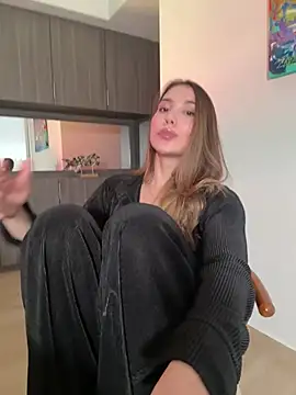 Snapshot of SophieRaily_ chatting on 02-04-25, 11:49 SophieRaily online show from 02-04-25, 11:49