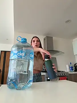 Snapshot of SophieRaily_ chatting on 02-05-25, 08:46 SophieRaily online show from 02-05-25, 08:46