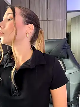 Snapshot of SophieRaily_ chatting on 09-08-25, 07:57 SophieRaily online show from 09-08-25, 07:57