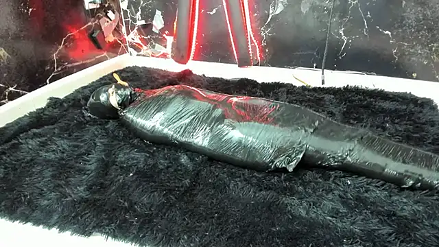 Snapshot of SUBMISSION_BDSM chatting on 02-08-25, 03:21 SUBMISSION BDSM online show from 02-08-25, 03:21