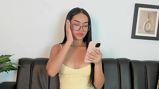 Mia petite01 online show from 09-17-25, 09:49