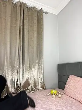 Snapshot of Meryem_Queen chatting on 05-13-26, 01:58 Meryem Queen online show from 05-13-26, 01:58
