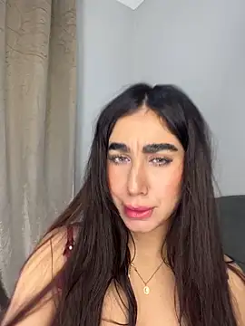 Snapshot of Meryem_Queen chatting on 05-17-26, 08:27 Meryem Queen online show from 05-17-26, 08:27