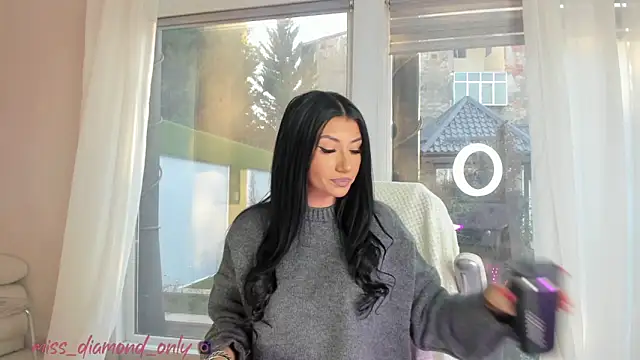 Snapshot of missdiamond_ chatting on 12-18-24, 07:15 missdiamond online show from 12-18-24, 07:15