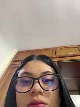 alissonfernandez  online show from 10-30-25, 12:39