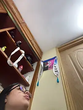 alissonfernandez  online show from 03-28-26, 01:27