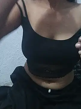 Snapshot of CuteMannaat chatting on 07-31-26, 05:45 CuteMannaat online show from 07-31-26, 05:45