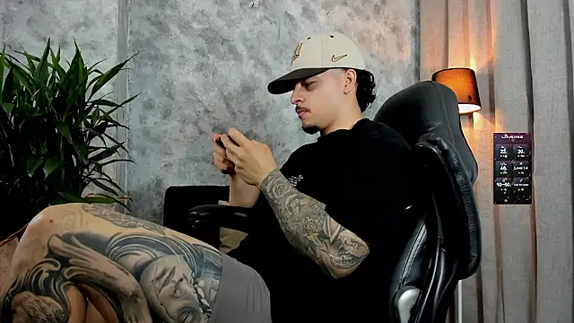 boyc022  online show from 11-29-25, 01:14