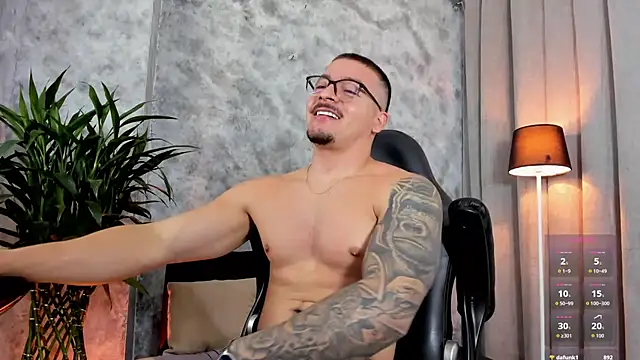 boyc022  online show from 04-03-26, 12:25