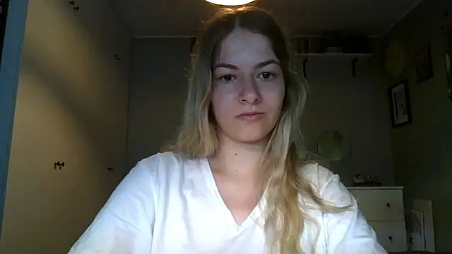 Snapshot of ROSIEx_sweet chatting on 09-09-25, 06:46 ROSIEx sweet online show from 09-09-25, 06:46