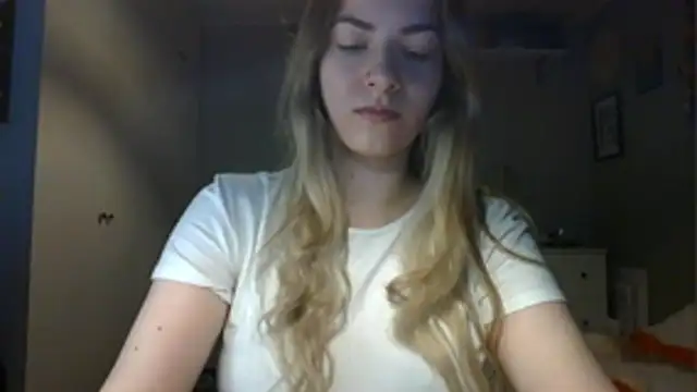 Snapshot of ROSIEx_sweet chatting on 11-17-25, 07:58 ROSIEx sweet online show from 11-17-25, 07:58