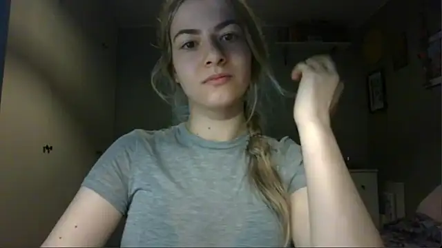 Snapshot of ROSIEx_sweet chatting on 01-12-26, 08:08 ROSIEx sweet online show from 01-12-26, 08:08