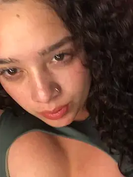 Snapshot of Julieta_333 chatting on 03-20-25, 05:57 Julieta 333 online show from 03-20-25, 05:57