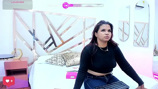 Carolina Evanss online show from 03-13-25, 03:44