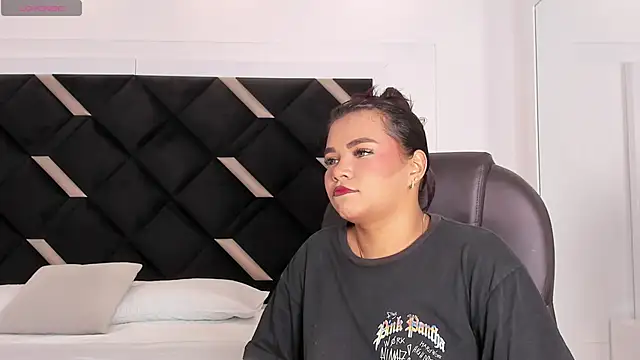 Snapshot of Carolina_Evanss chatting on 05-11-26, 03:56 Carolina Evanss online show from 05-11-26, 03:56