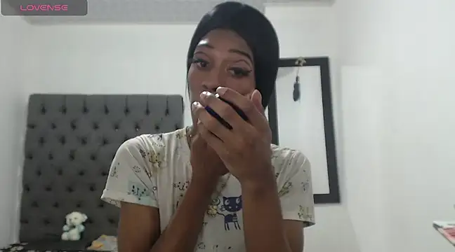 lucianadolll online show from 03-07-25, 07:49