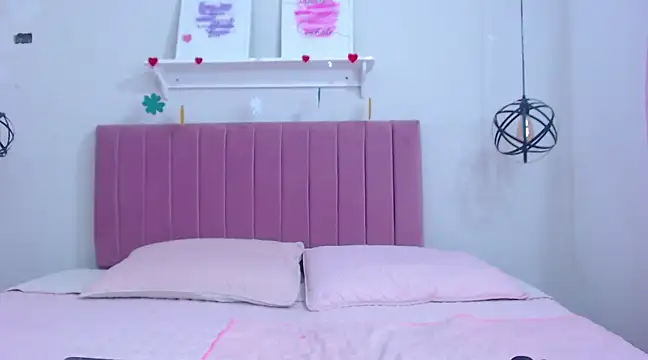 Snapshot of dholcee chatting on 03-20-25, 12:22 dholcee online show from 03-20-25, 12:22