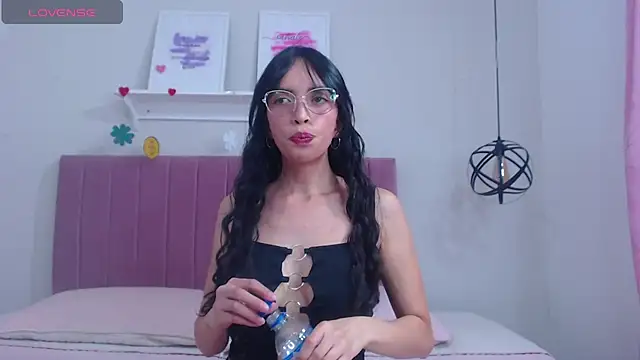 Snapshot of dholcee chatting on 03-22-25, 03:42 dholcee online show from 03-22-25, 03:42