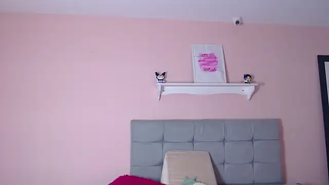 Snapshot of dholcee chatting on 10-11-25, 12:26 dholcee online show from 10-11-25, 12:26