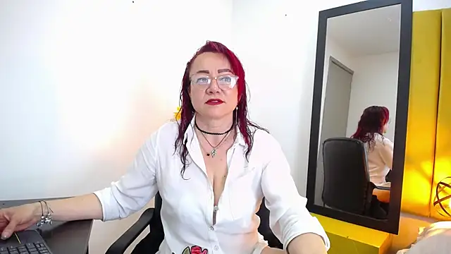 Lupiita223 online show from 11-08-25, 01:00