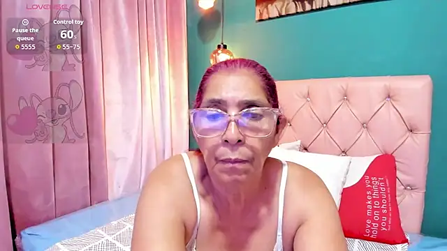 renata milf  online show from 07-24-26, 12:03
