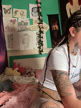 BlazyKitsune- online show from 01-12-26, 07:30